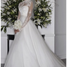 А-линия сватбена рокля с дантела
