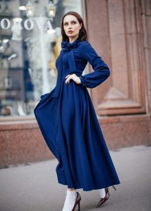 Една линия есенна рокля в син цвят