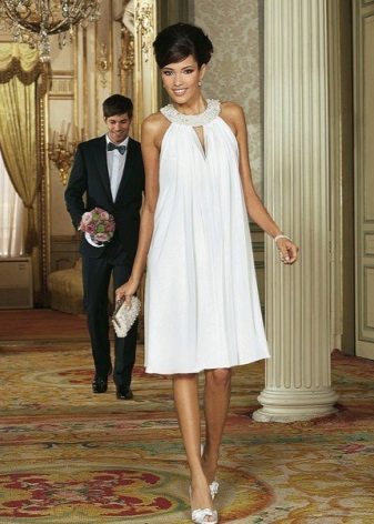 Бяла рокля A-Line