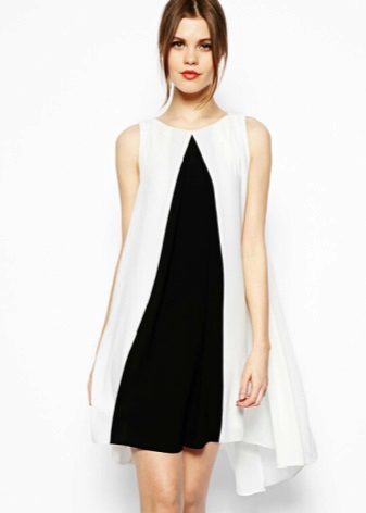 Бяла и черна рокля с линия