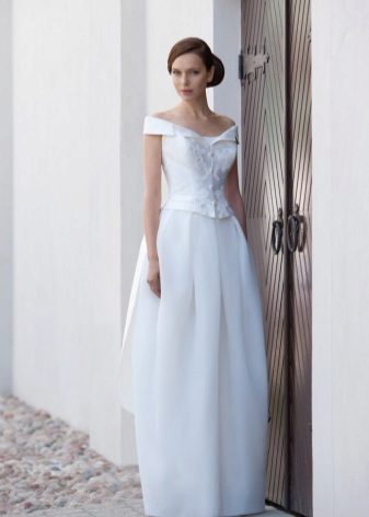 Бяла дълга лале сватбена рокля