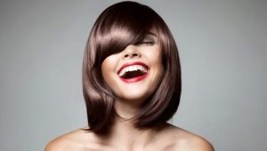 Прически с бретон за средна коса: разновидности, характеристики на подбор и стайлинг