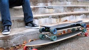 Каква е разликата между longboard и скейтборд?