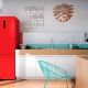 Цветове на хладилници в кухненски интериор: избор и красиви примери