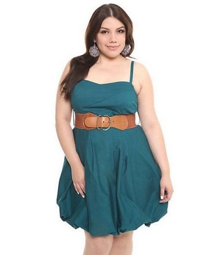Балетна рокля за жени с наднормено тегло с фигура на ябълка